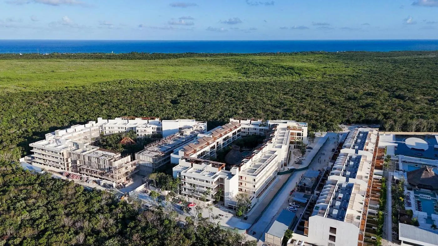 Exclusive 2-Bedroom Ph With Rooftop & Pool Tulum Apartment